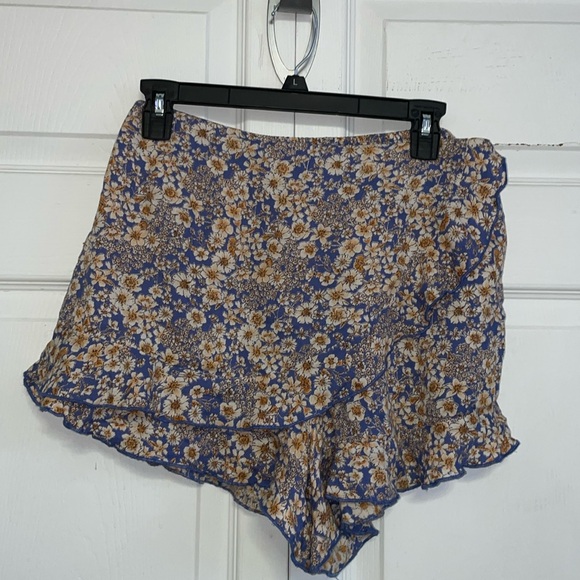 Flower shorts - Picture 1 of 4